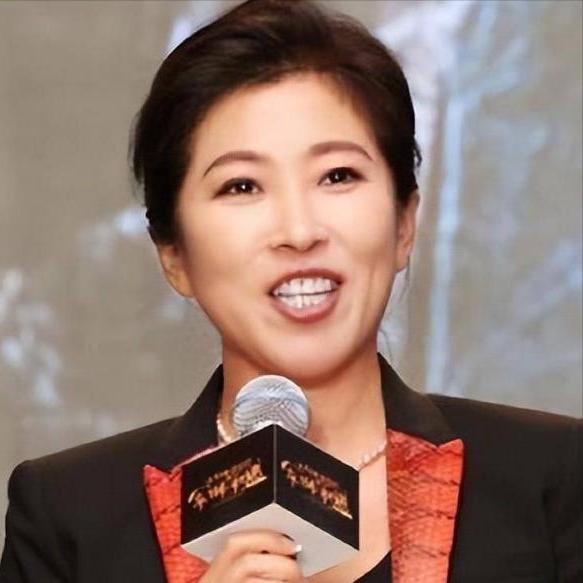 2018年，体坛最大败类：卷走44亿逃去美国，如今买飞机住豪宅生活潇洒。这位中国