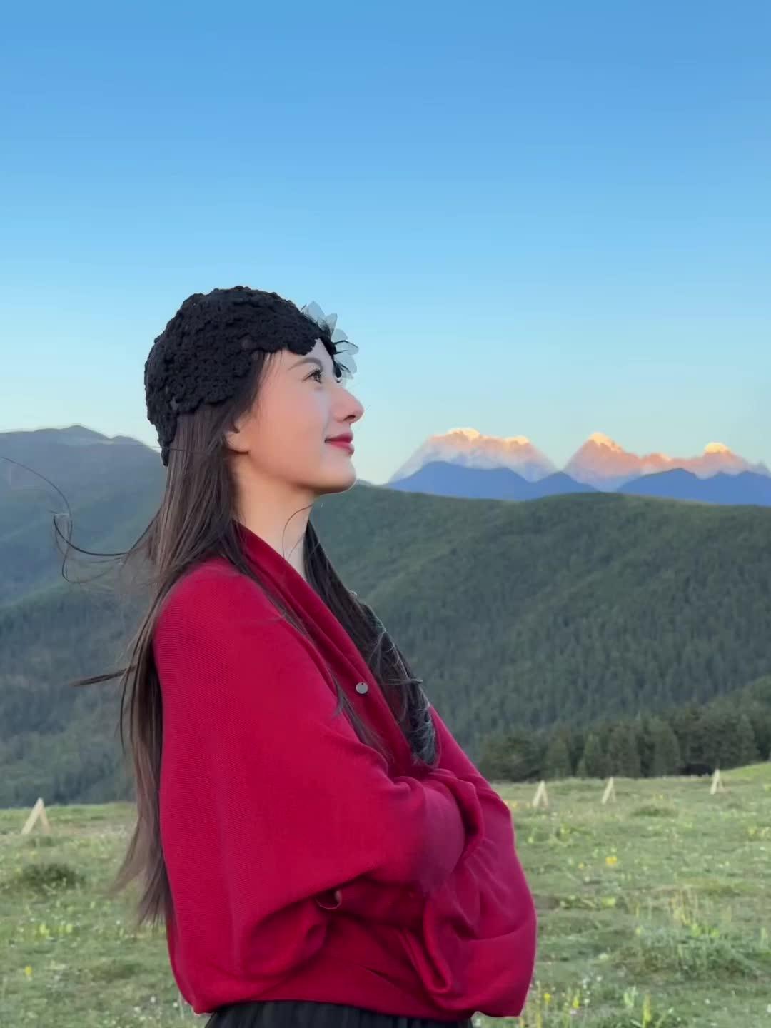 原相机下的我更有生命力了  以前 每一张照片都在意皮肤 眼角的皱纹 法...