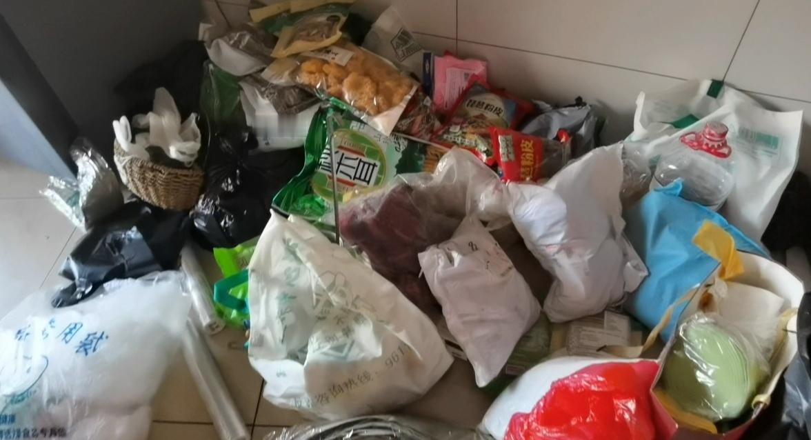 快要过春节了，累了我好几天了！我累也是白挨累！要按以前的我脾气，我早就和老伴吵架