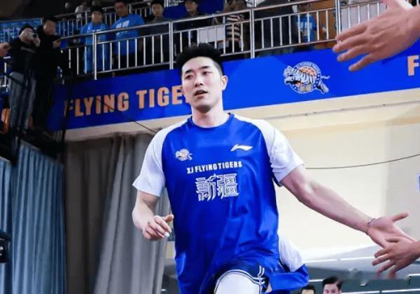 新疆男篮官宣吴冠希赛季报销！

北京时间2月7日，新疆广汇男篮官方宣布球队主力中