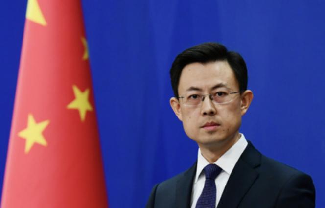 2026年4月19日下午，国际水域阿曼湾突然传来剧烈的枪炮声，打破了海面的宁静。