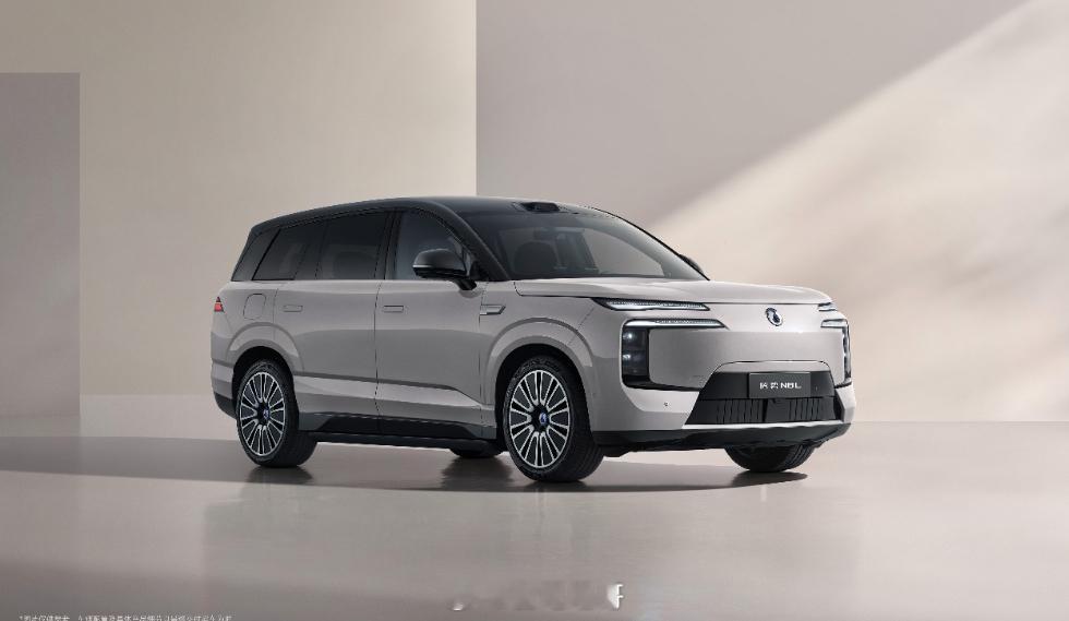 腾势N8L闪充版 预售价35万元起搭载闪充技术的车型在续航上都挺让人放心的同时全