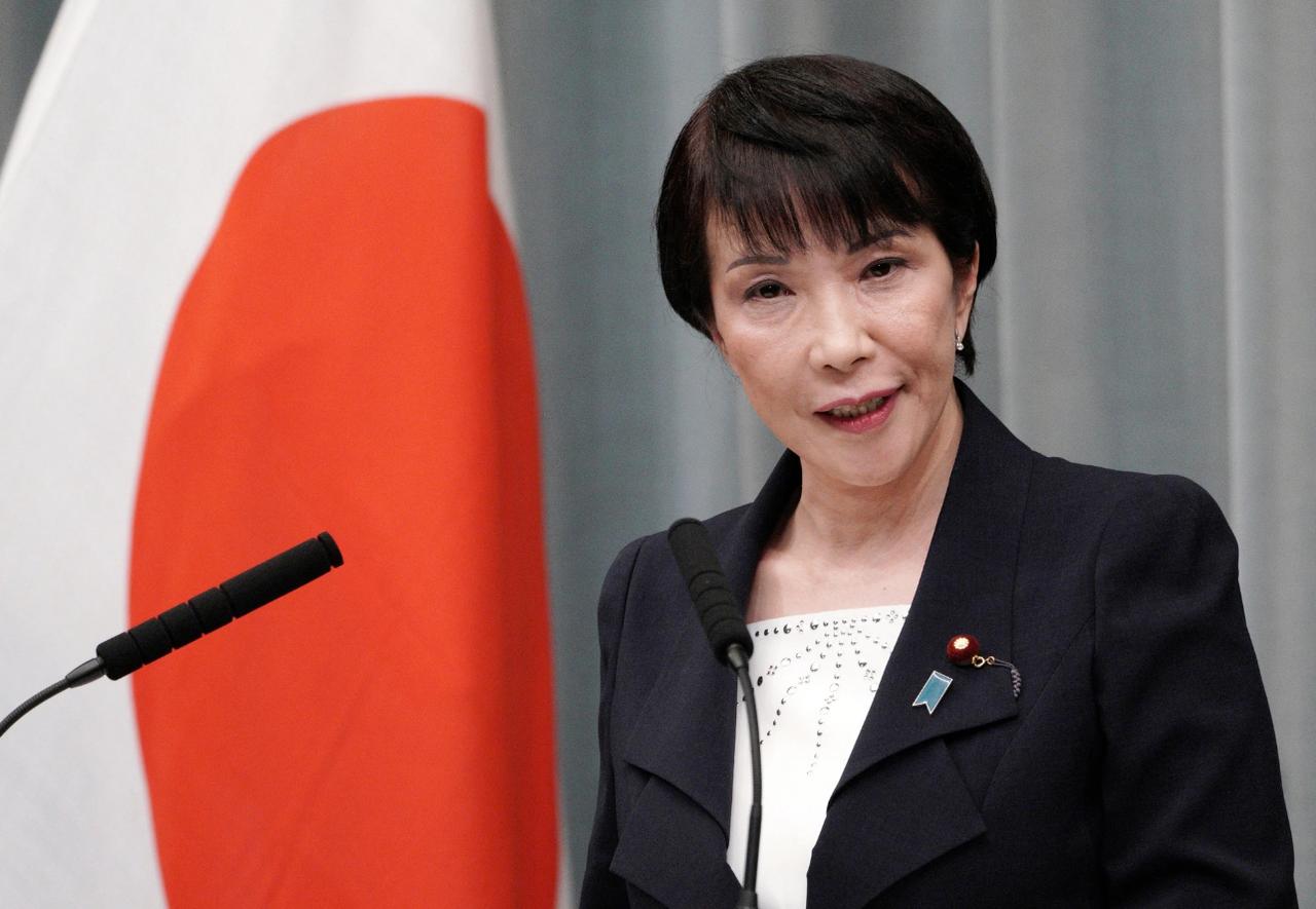 来自“生菜首相”的诅咒：高市早苗的任期，能挺过45天吗？
 
自从10月21日当