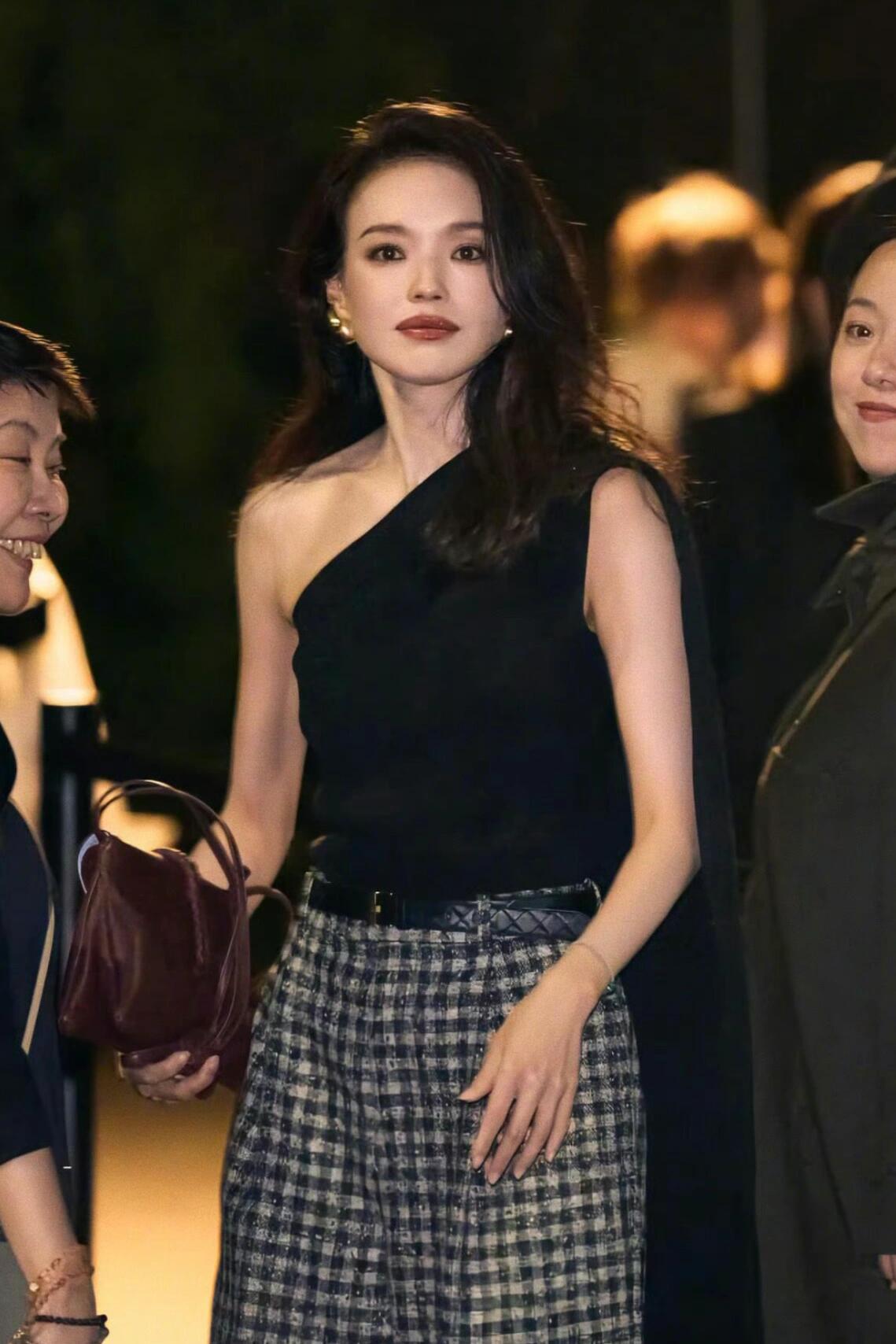 舒淇｜时光对跖点上的明艳美人果然，人总会在一个年龄段真正读懂舒淇的美 ​​​