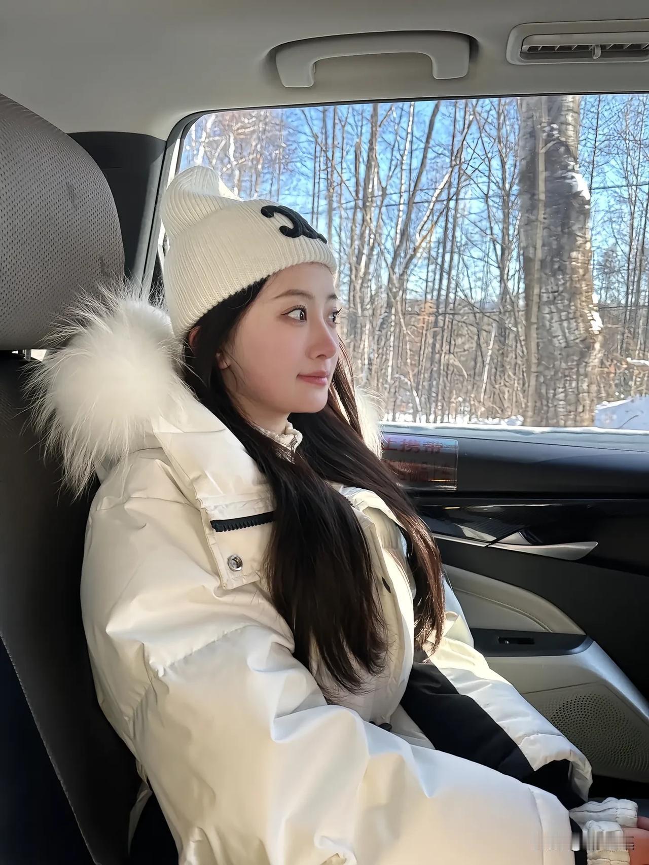 温柔善良、善解人意的女人，认真对待他人，不刻意讨好，有自己的生活追求，由内而外散