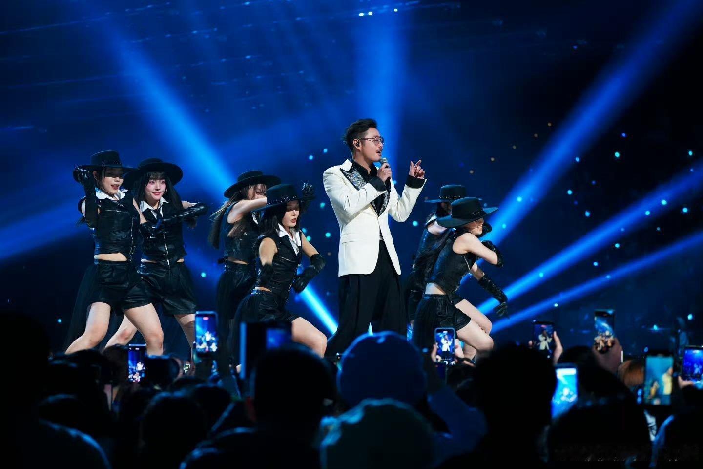 魏翔参加完音综出个人单曲了魏翔带着个人单曲来了。从《音乐缘计划》靠《时差》出圈，