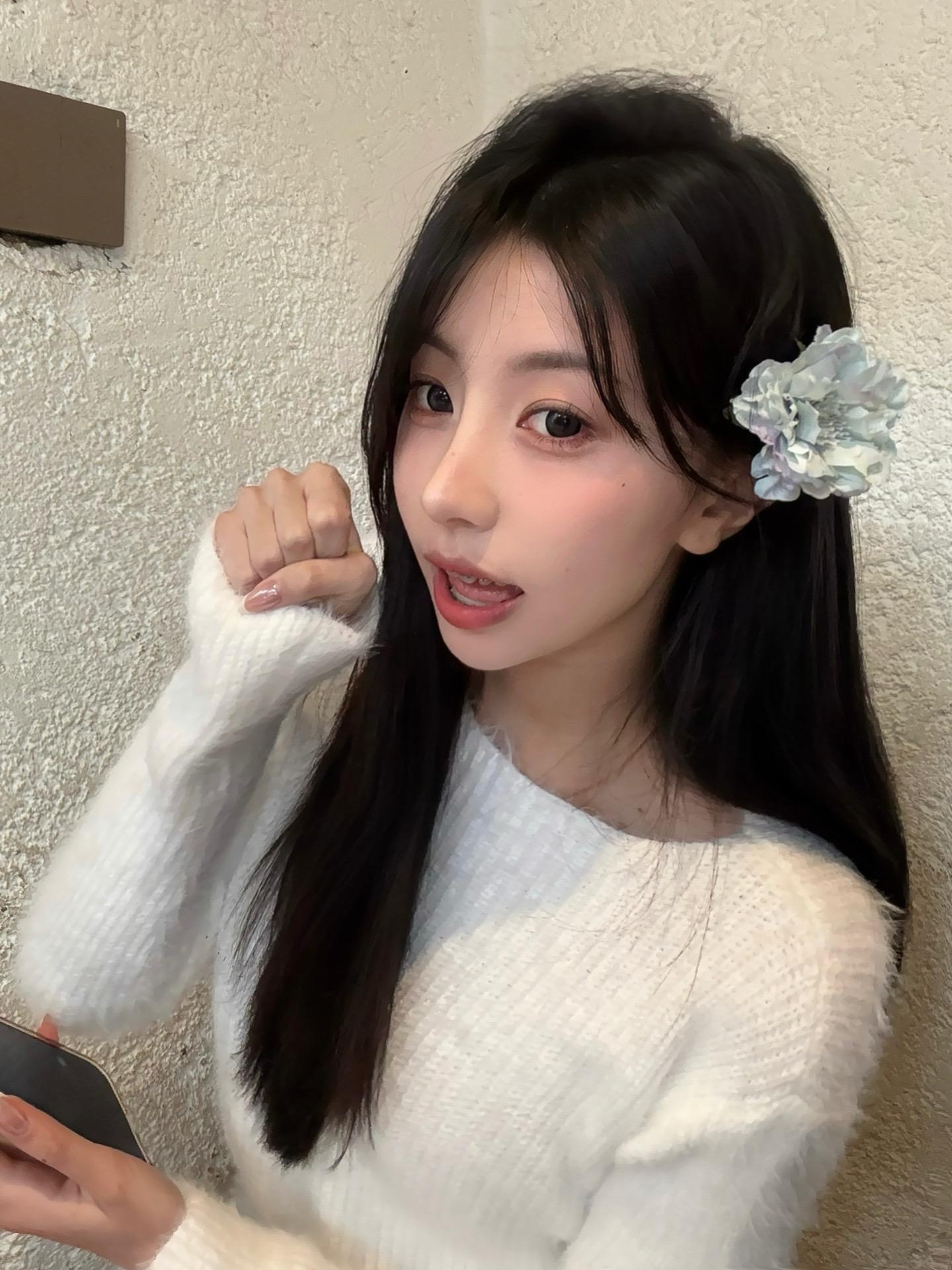 本来挺喜欢自己圆圆的脸 直到你说我像个蛋我真的破防了