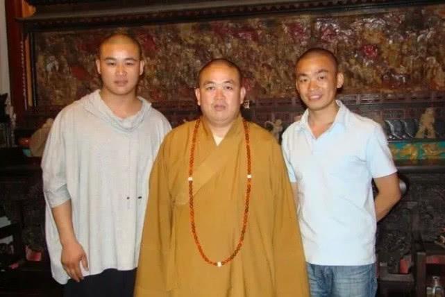 释永信事件曝光后，确实在社会上掀起轩然大波，引发广泛关注与讨论。但在我看来，这一