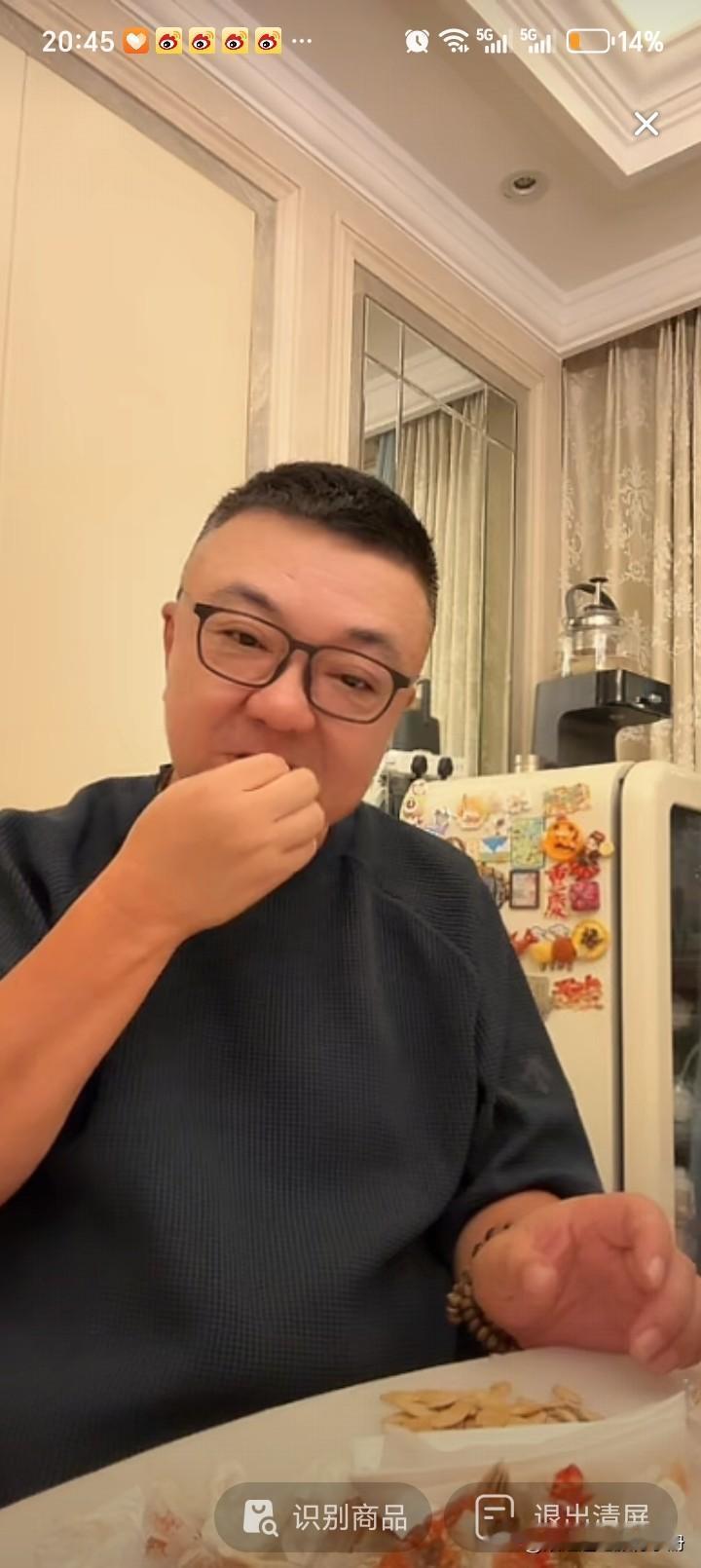 中朝足球大战，董路连发6条动态。
昨天亚运会中国第一场中国队对朝鲜队比赛，因为是