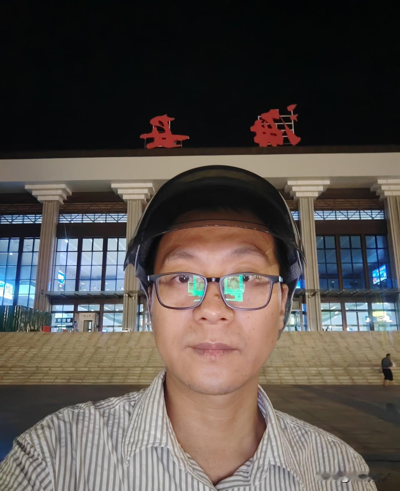 深圳打工人的钱，真的比不过江苏小县城了？

最近带实习生，老板一口气招了五个。加