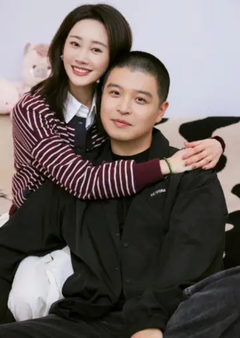 马頔不让李纯进厨房 厨房专属小马师傅上线✨马頔在厨房忙前忙后，李纯在一旁笑闹相伴