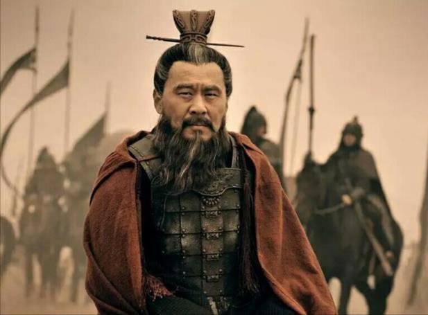 一提到曹操，很多人都会自然而然的联想起三国演义中的三位主角。曹操被称为“恶人”，