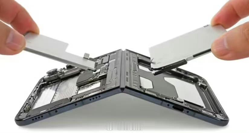 苹果官方亲口确认：大量用户取消iPhone Duo预订单。开售才两天，第三方渠道