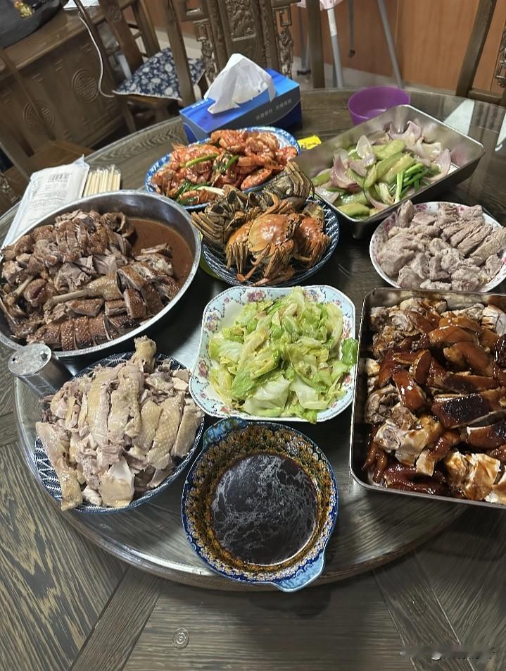 这桌菜配茅台比较好？还是配五粮液比较好？