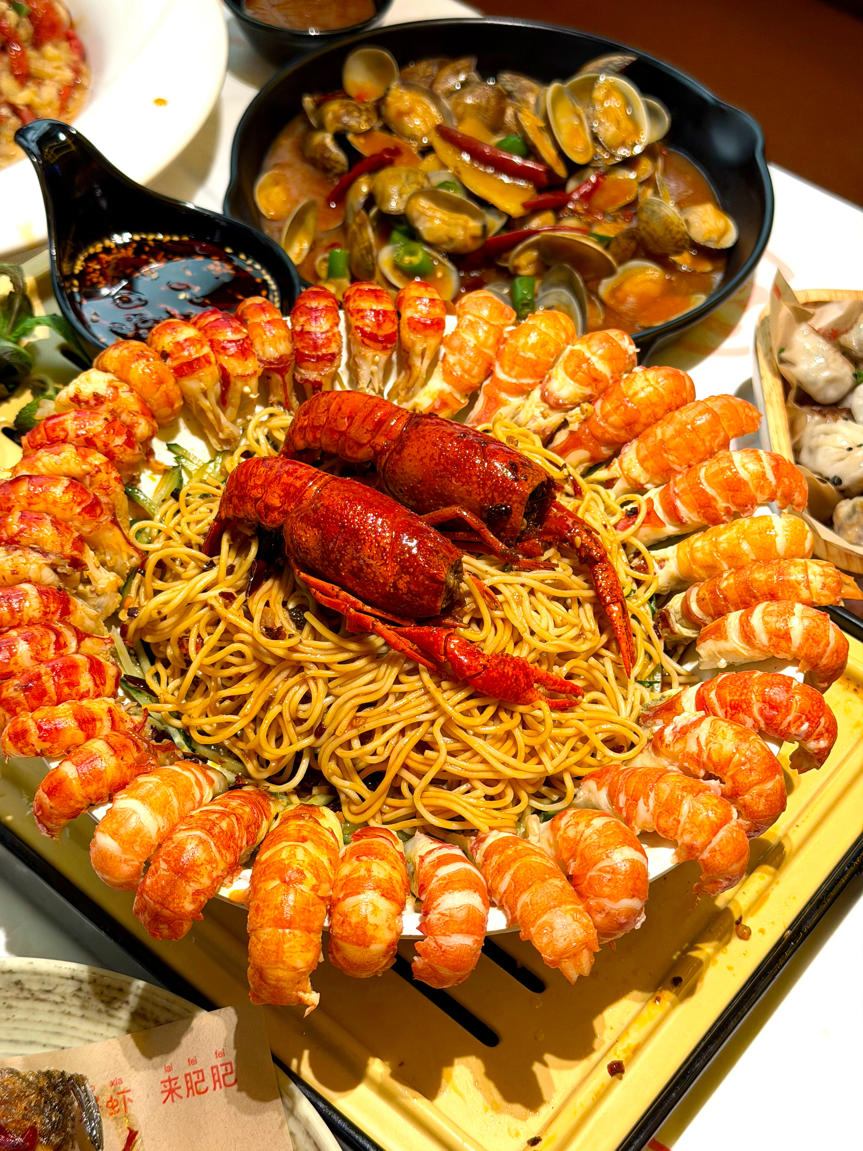 不愧是虾届顶流！肥肥虾庄还是一如既往的好次～又带闺蜜来炫虾辣～他家只选潜江清水活