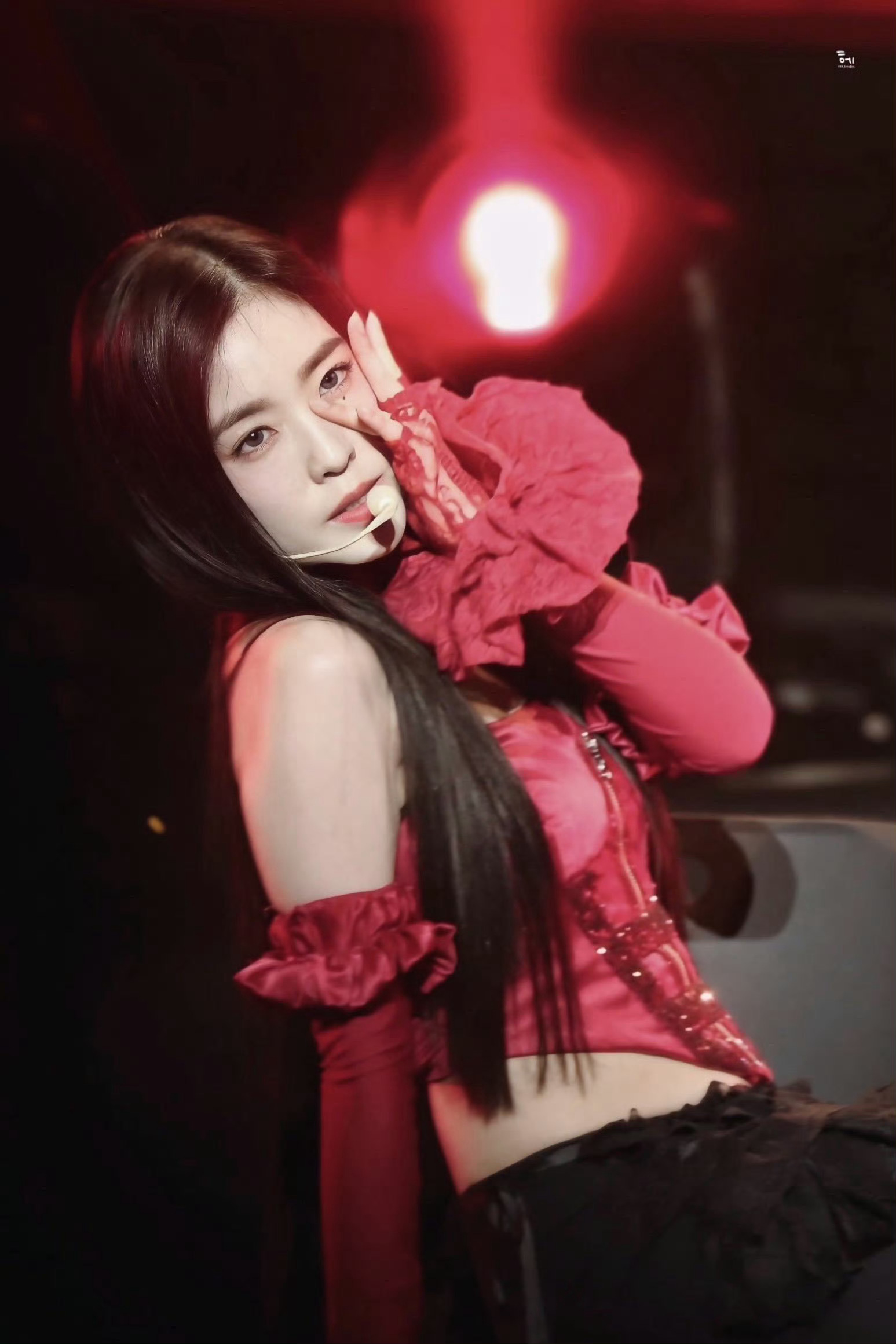 Irene[超话]偶遇裴珠泫姜涩琪澳门吃酸辣粉绝色玫瑰🌹裴珠泫 ​​​