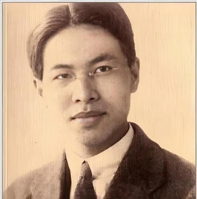 1936年，北大教授陈西滢冲进外国同事的房间，看见了妻子凌淑华衣衫不整地坐在床上