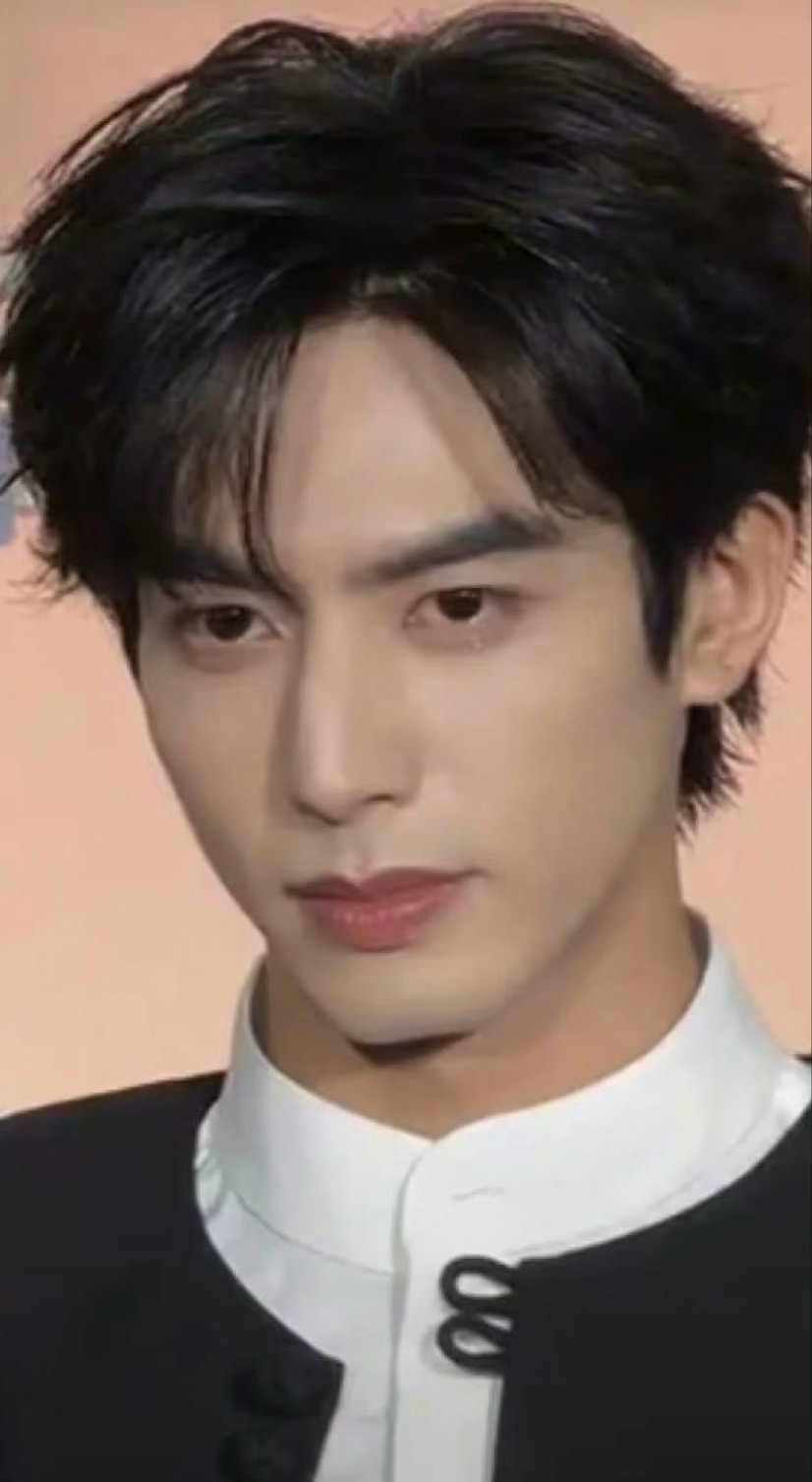 龙麦我们是彼此交换过眼泪的关系，而眼泪是最浪漫的羁绊💧 