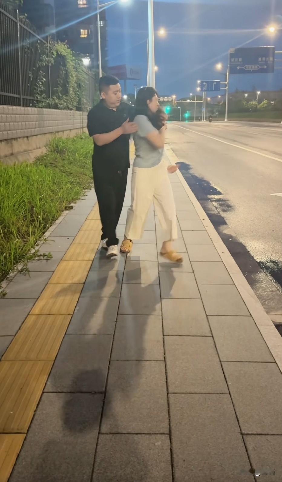 这么热的天还打架