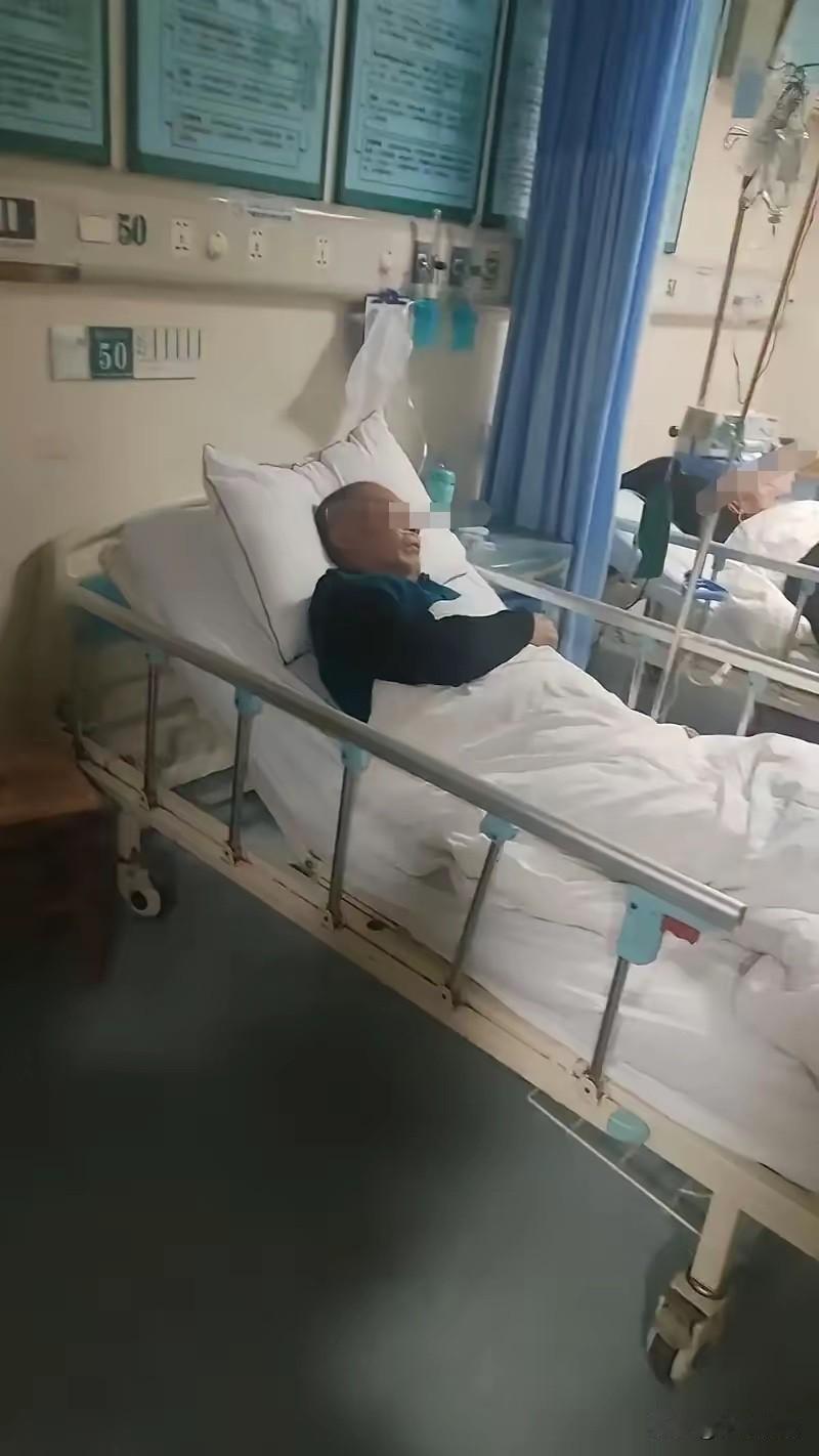 安徽芜湖，一名70岁身患多种恶性肿瘤的老人不堪剧痛，凌晨2点多趁陪床儿子熟睡从病