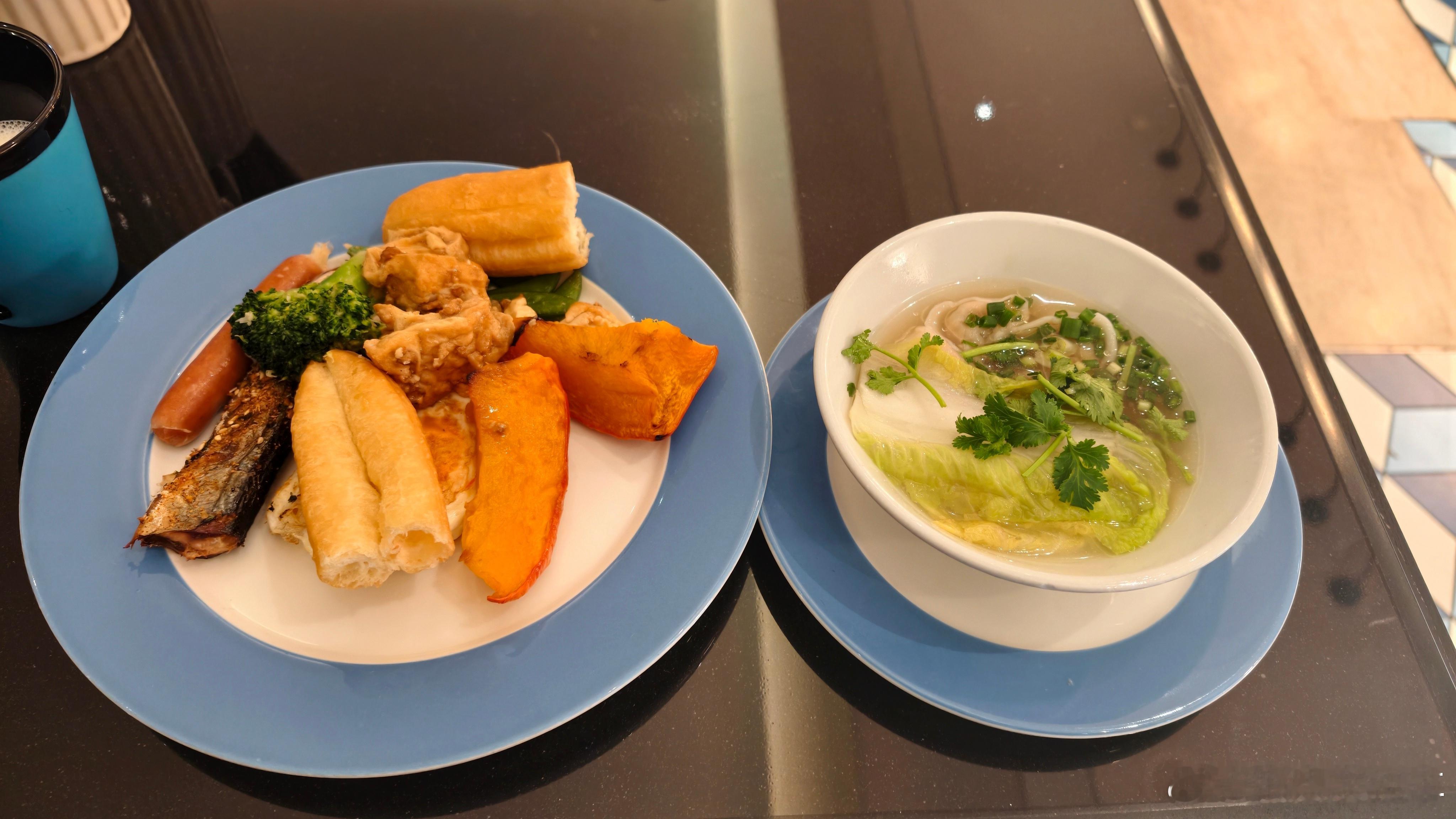 早啊，吃完饭出发广州 