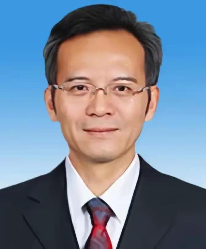 1987年，冯煜芳从国防科技大学毕业的时候，他爸爸在老家浙江余姚开办的工厂已经颇