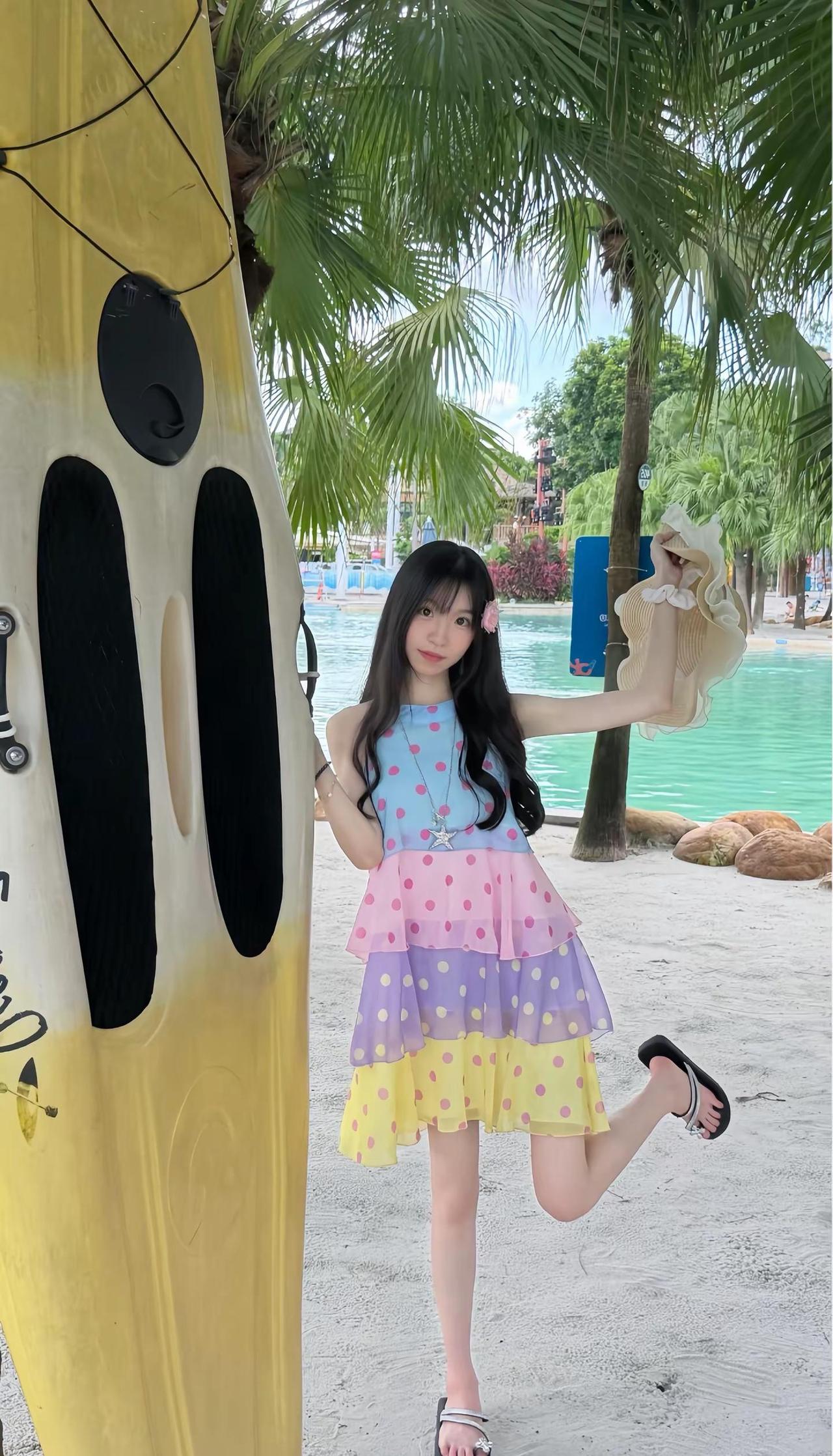人类需要很多很多阳光和晴天去晒干过往的雨滴和潮湿   如果可以 我想当我睁开双眼