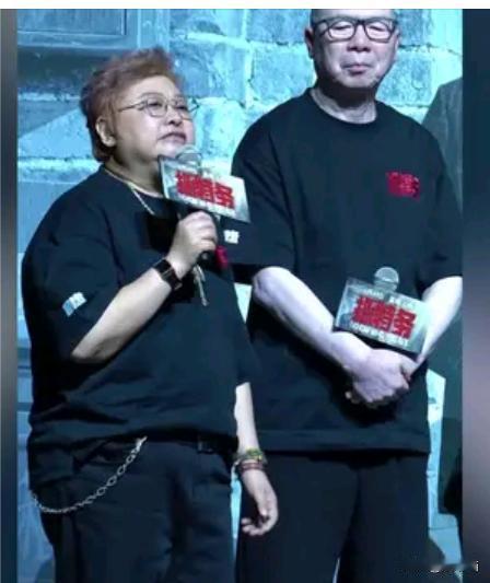 韩红现在面子也不值钱了！

冯小刚新电影<抓特务>票房惨淡为其站台喊话： 北京人