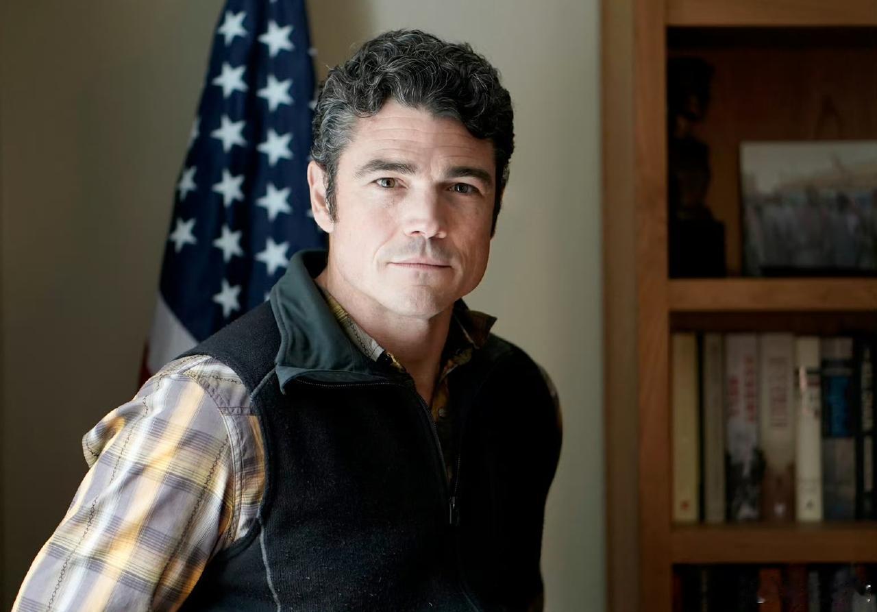 美国的“画皮”被撕下来了！

年轻有为的美国反恐中心主任肯特，因为看不惯以色列游