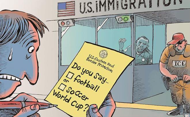 在美国,football通常指美式橄榄球,soccer指足球。但美加墨世界杯仍叫