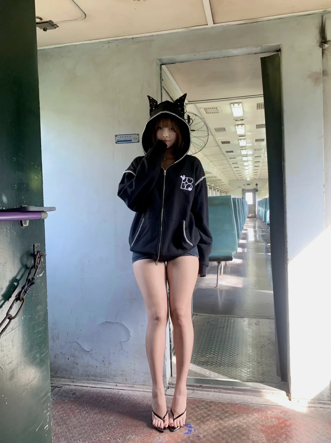 你选他吧 我只适合当主人 不适合当小狗