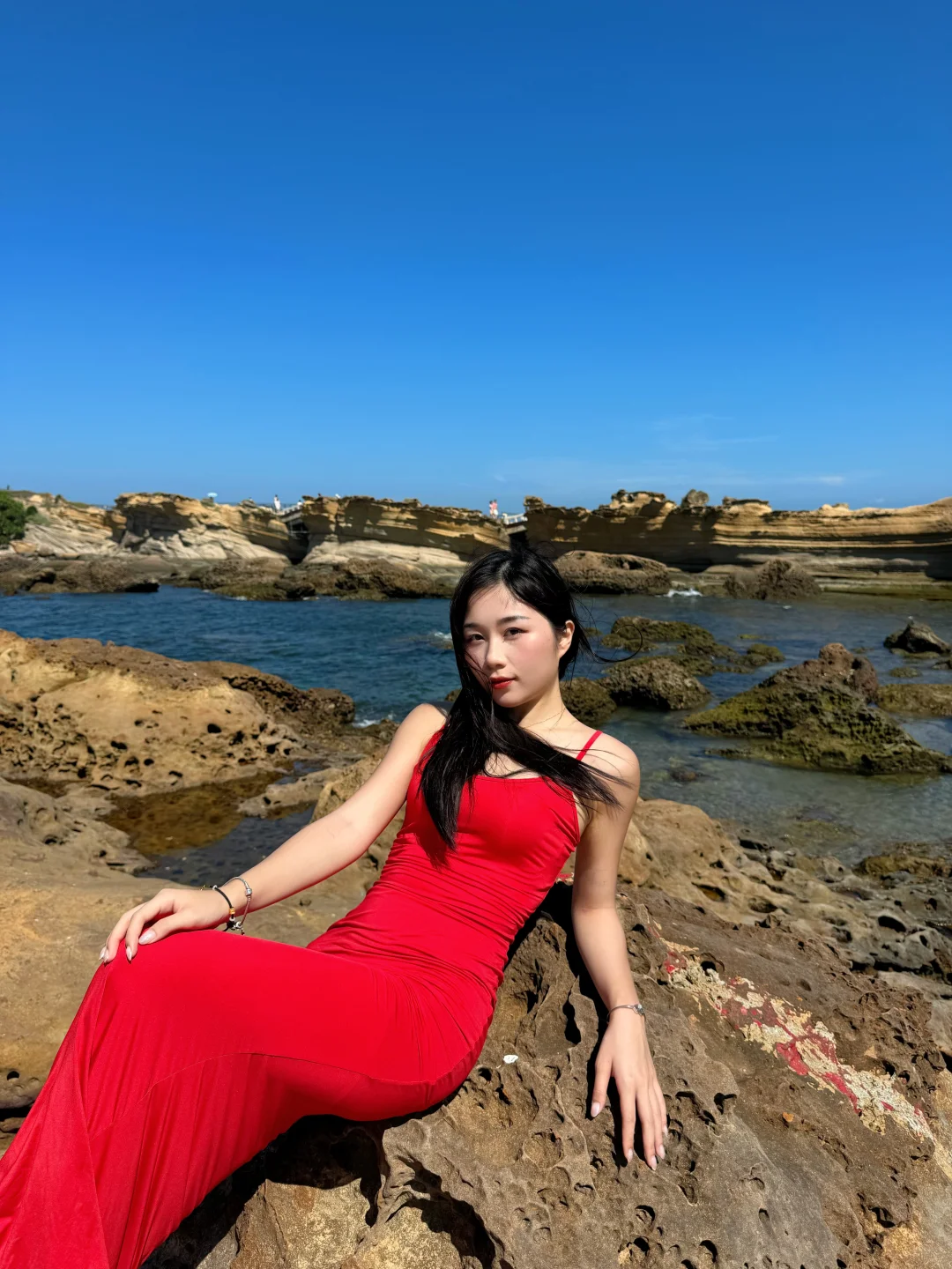 女人们都给我穿上大红裙！！