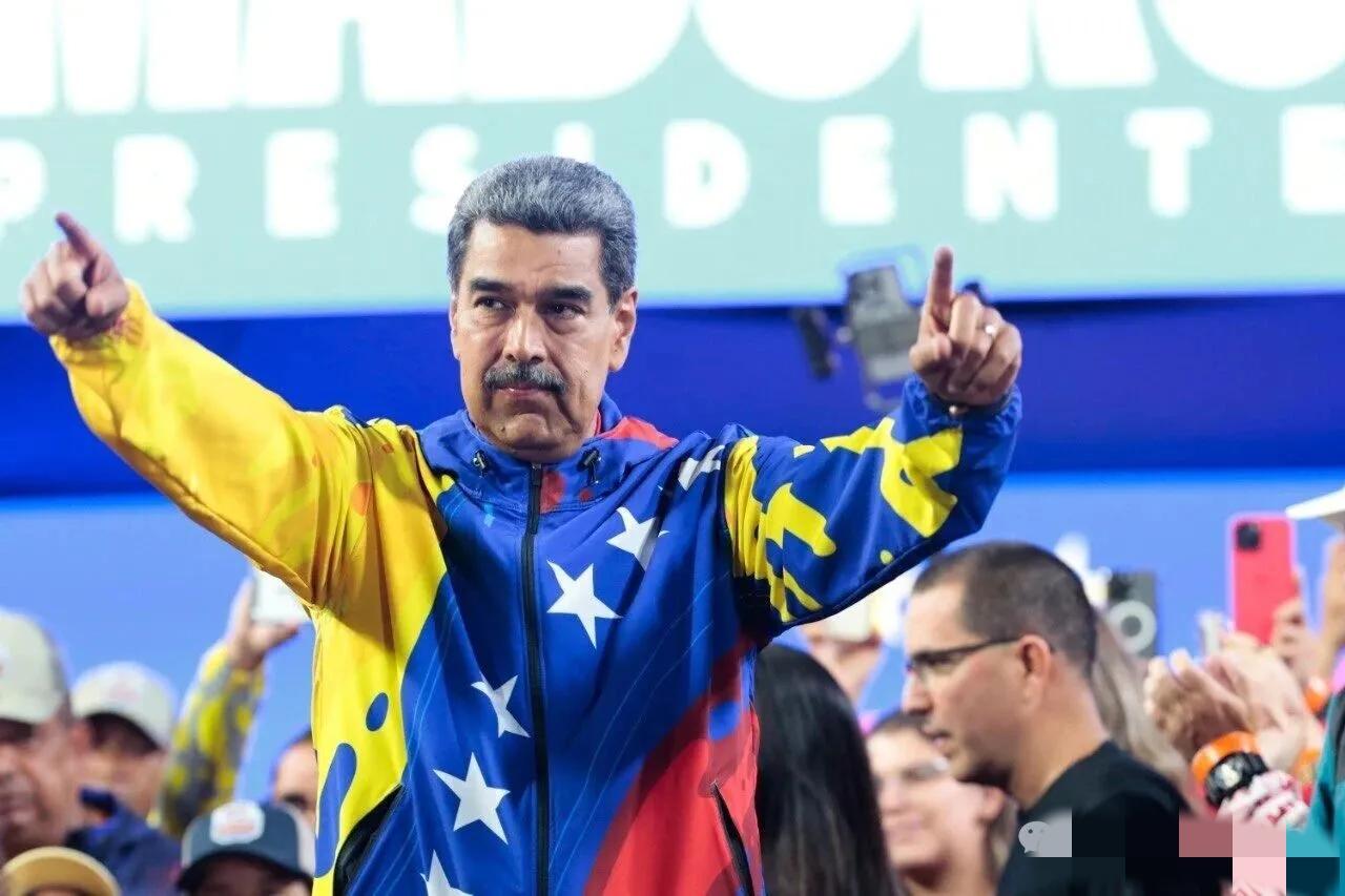 特朗普强行接管全球最大油田，最后卡住的却是自己的脖子

2026年1月3日凌晨，