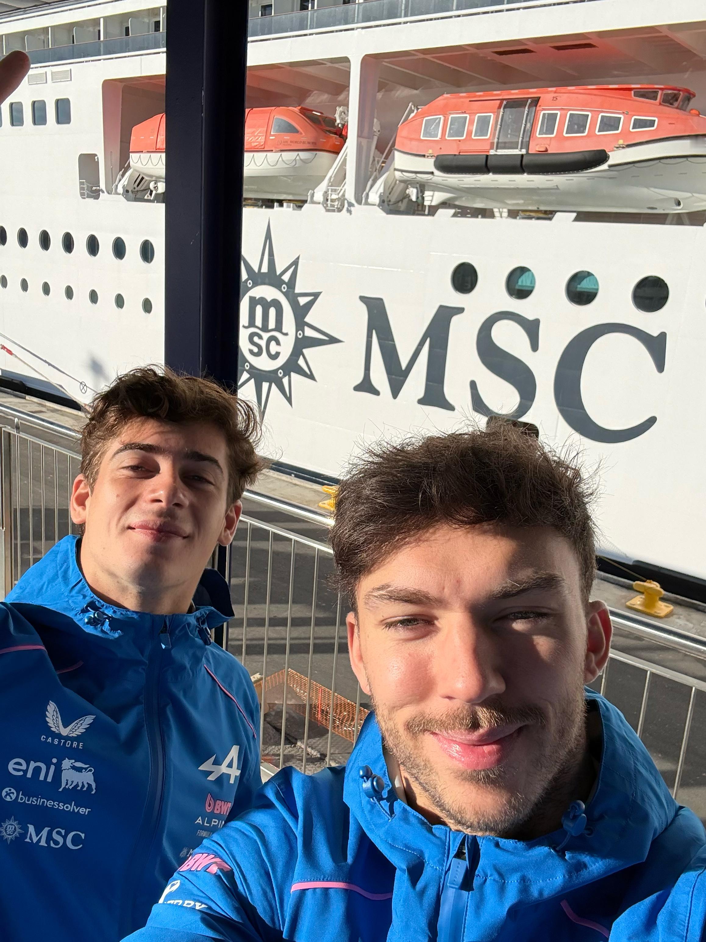 与此同时，Alpine车队也即将在巴塞罗那海岸附近的一艘MSC游轮上发布2026