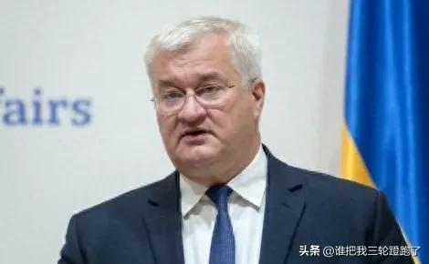 乌克兰突然放出一个消息直接震惊不少人，乌克兰内阁正式宣布，一口气终止和俄罗斯、白