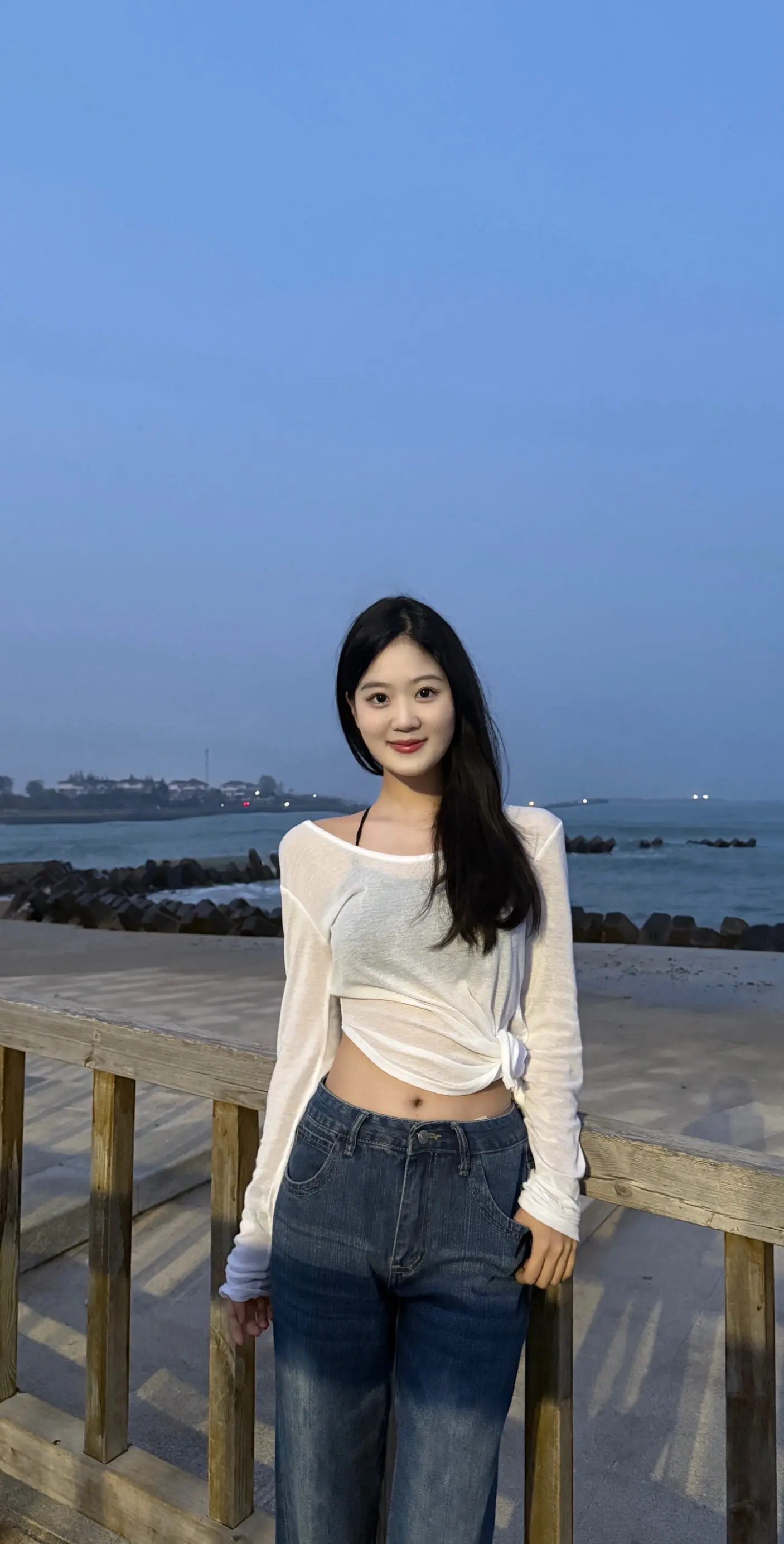 漫漫人生路总要走错几步 走不出昨日的坎 便看不见坦荡的路