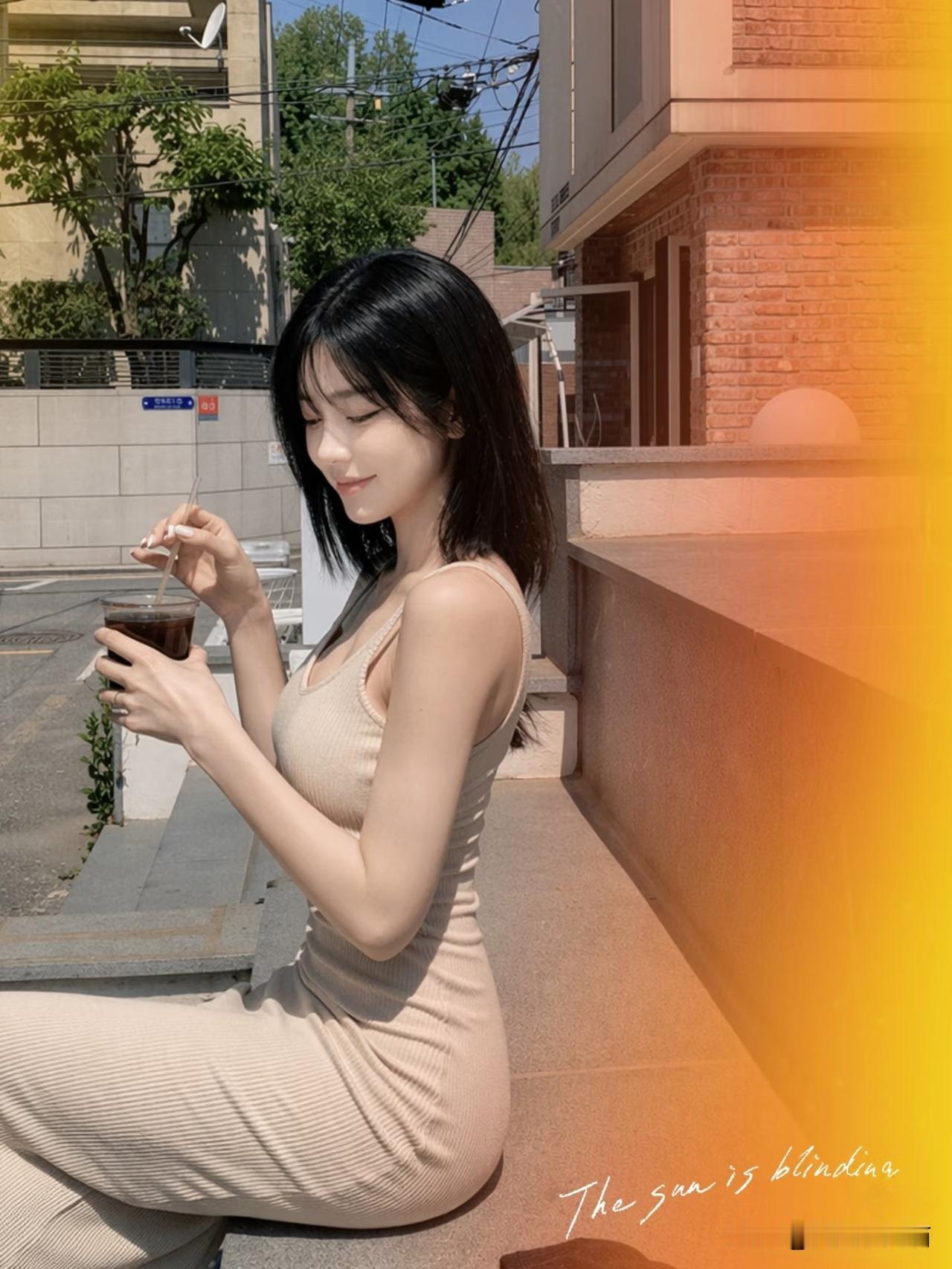 借旁人的际遇反观自身
才恍然醒悟前路尚有余地

不必困在过往的遗憾里自我桎梏
一