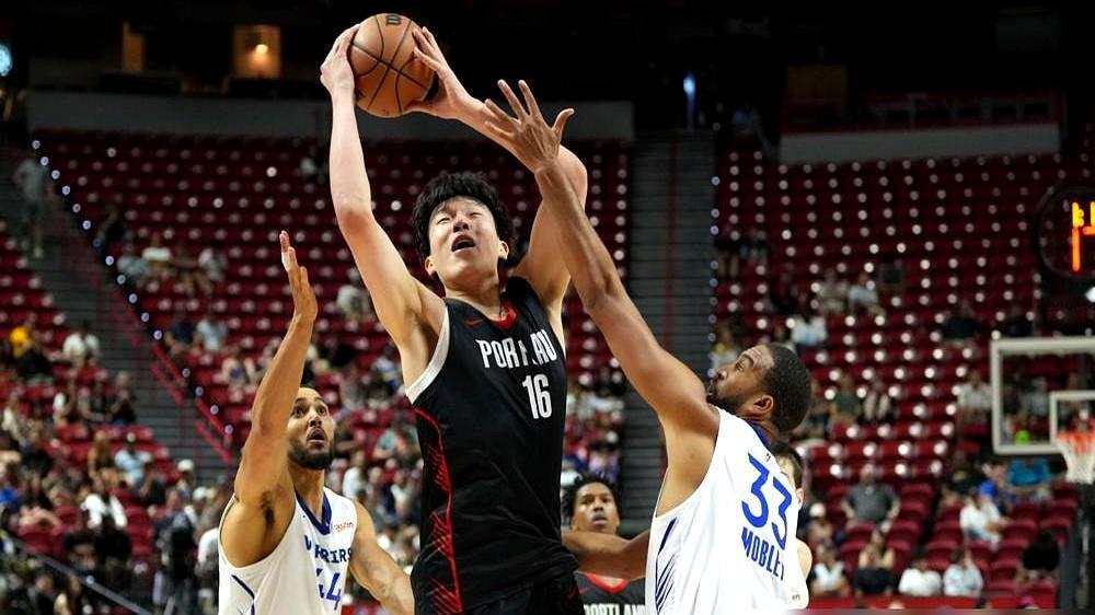 1.53亿合同，到手不到一半！杨瀚森在NBA啃面包，这事你敢信？
 
别被那数字