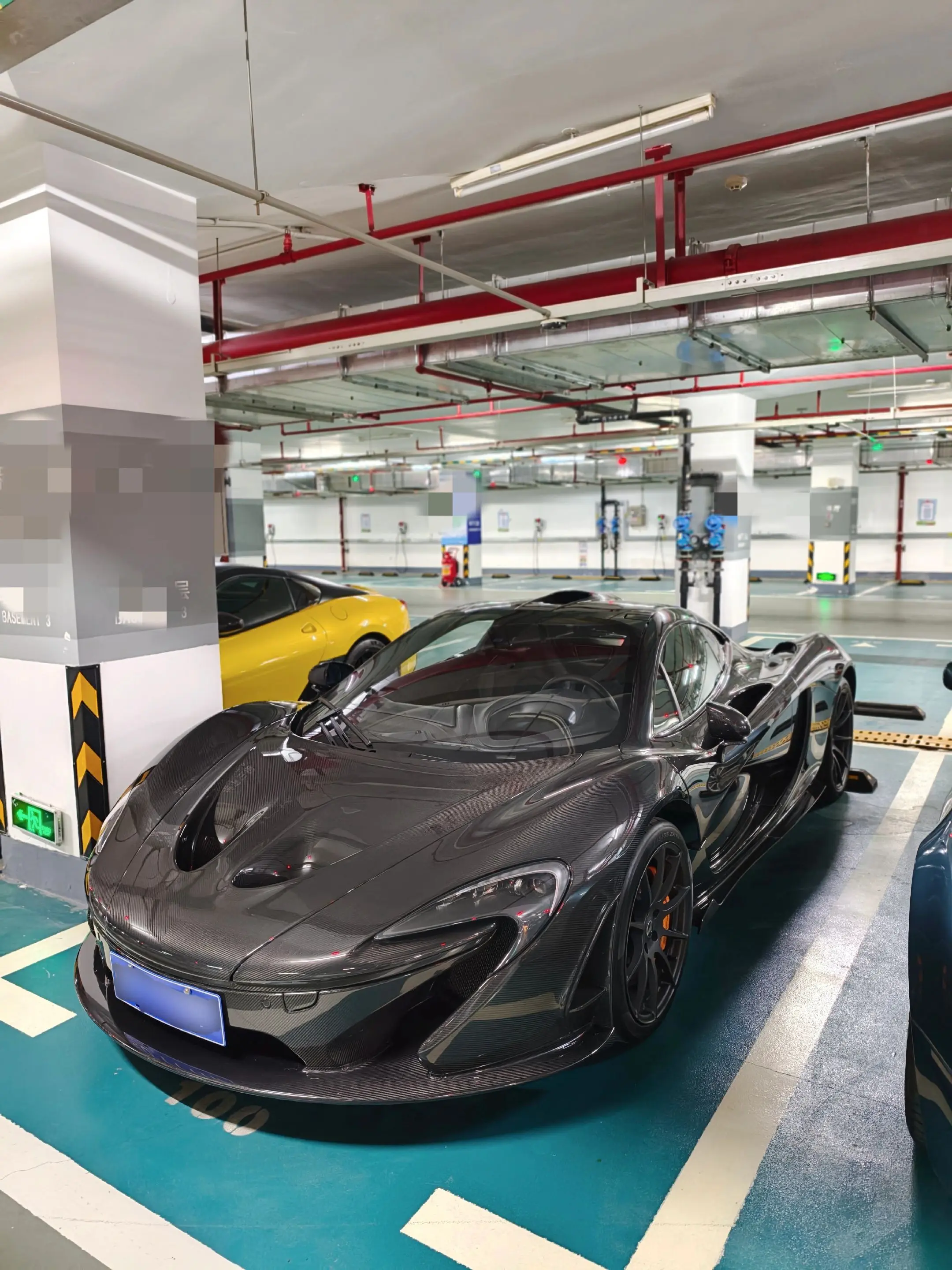 裸碳--mclaren p1