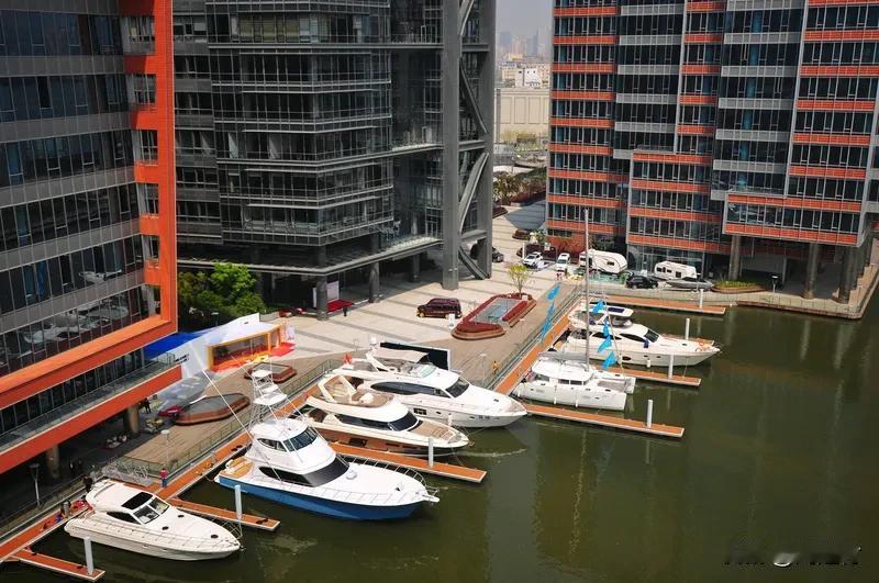 刘强东宣布投资50亿进军游艇行业 刘强东宣布投资50亿进军游艇行业，手笔之大令人