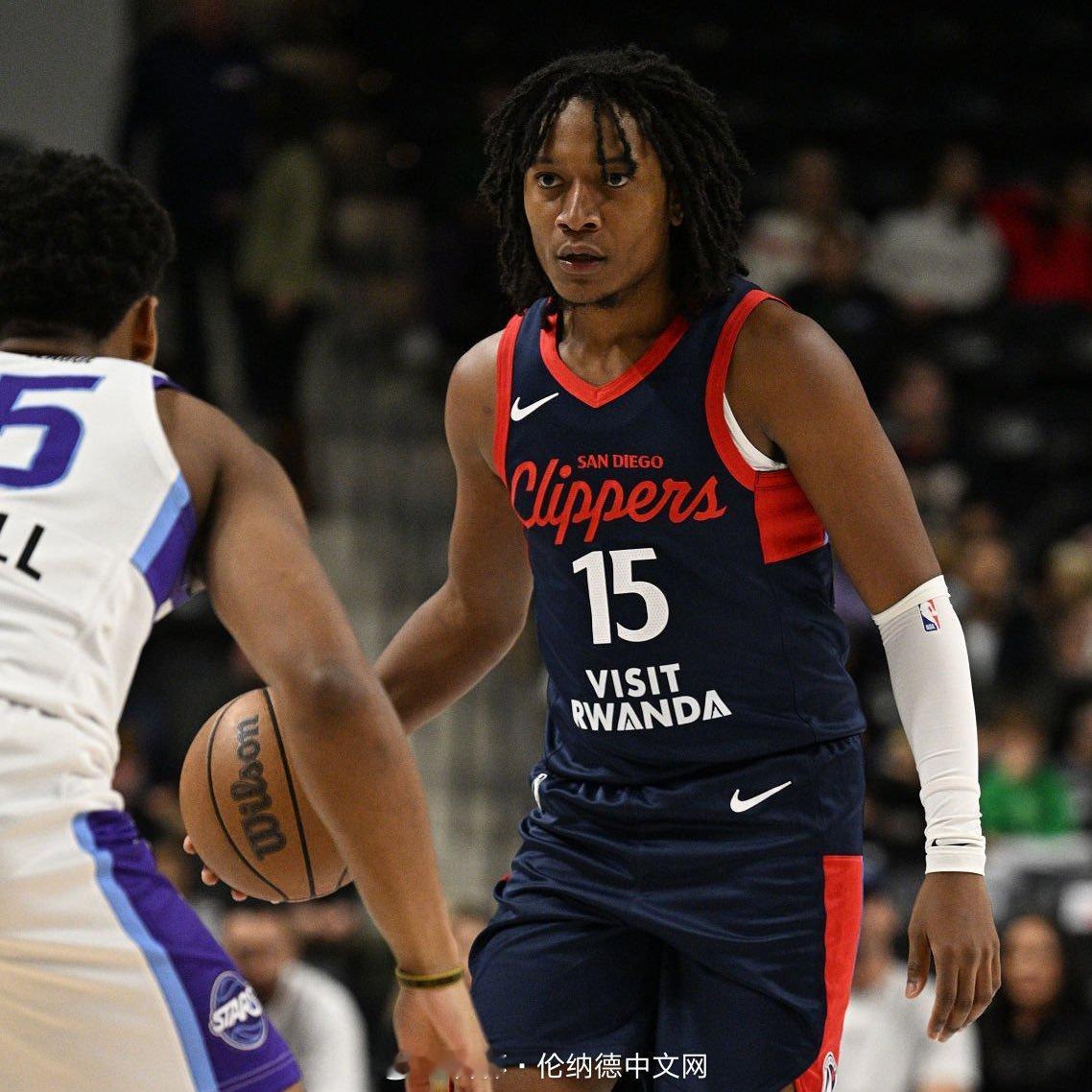 Shams：快船￼用双向合同签下后卫泰泰·华盛顿。华盛顿有过3个赛季的NBA经历