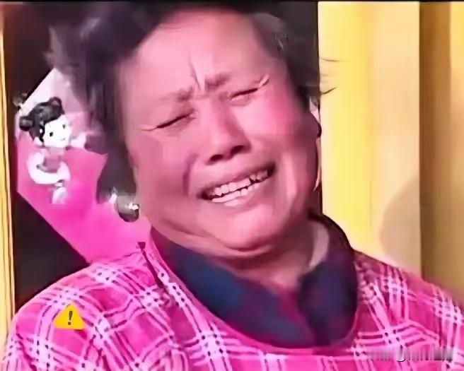 母亲联合4个女儿毒打大儿媳，父亲不但不劝阻，反而拿出一把杀猪刀站在一旁叫嚣：“打