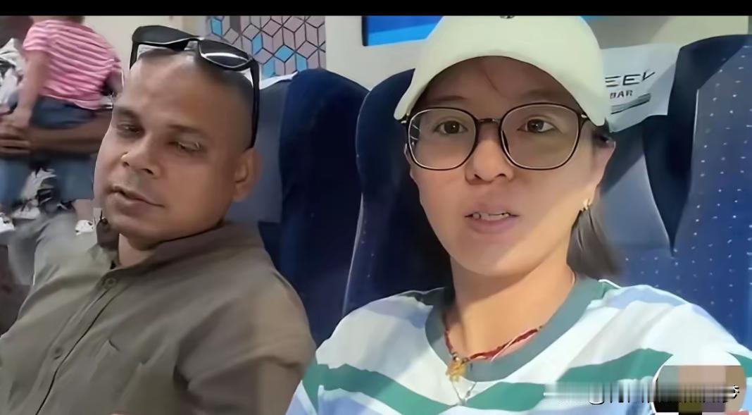 据悉，曾经的国内网红丹丹和她的的印度一起回印度了。
这令国内的粉丝们开心了。
曾