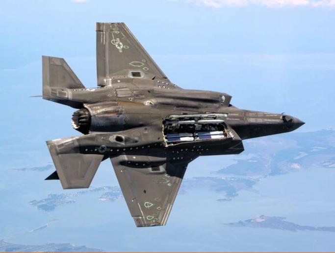 英国拟为F-35B战机引入“风暴破坏者”小直径炸弹，填补精准打击能力空档
英国国