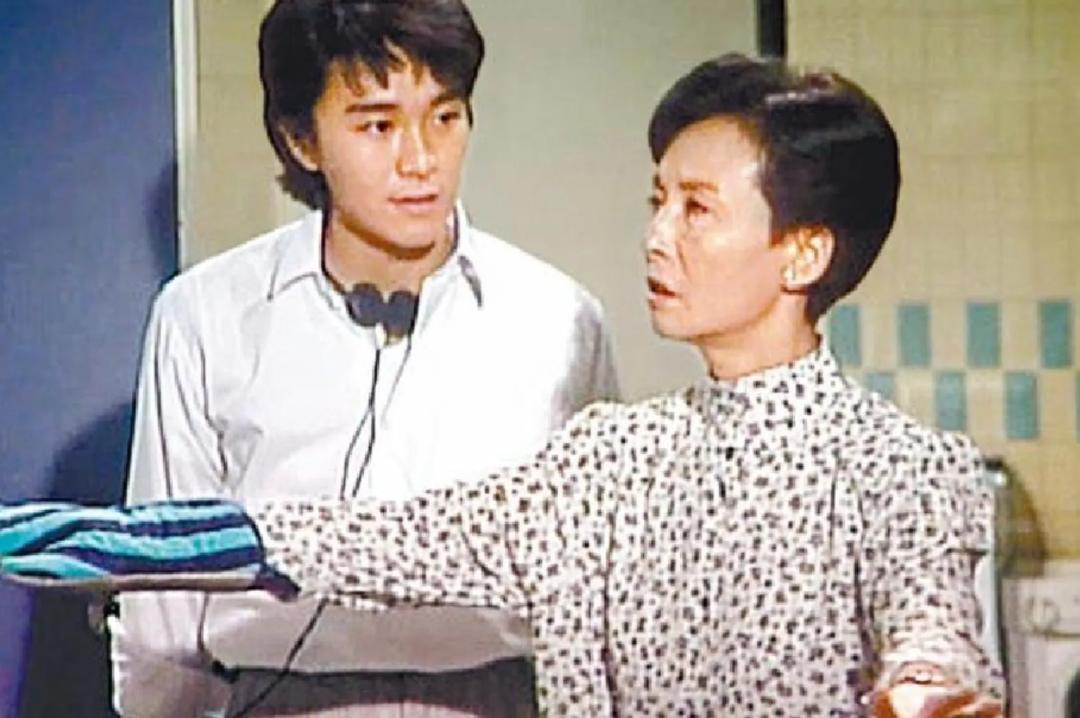 她是香港知名演员却在深圳养老院去世，一生坎坷，年幼被父母抛弃，中年丧夫，晚年丧子