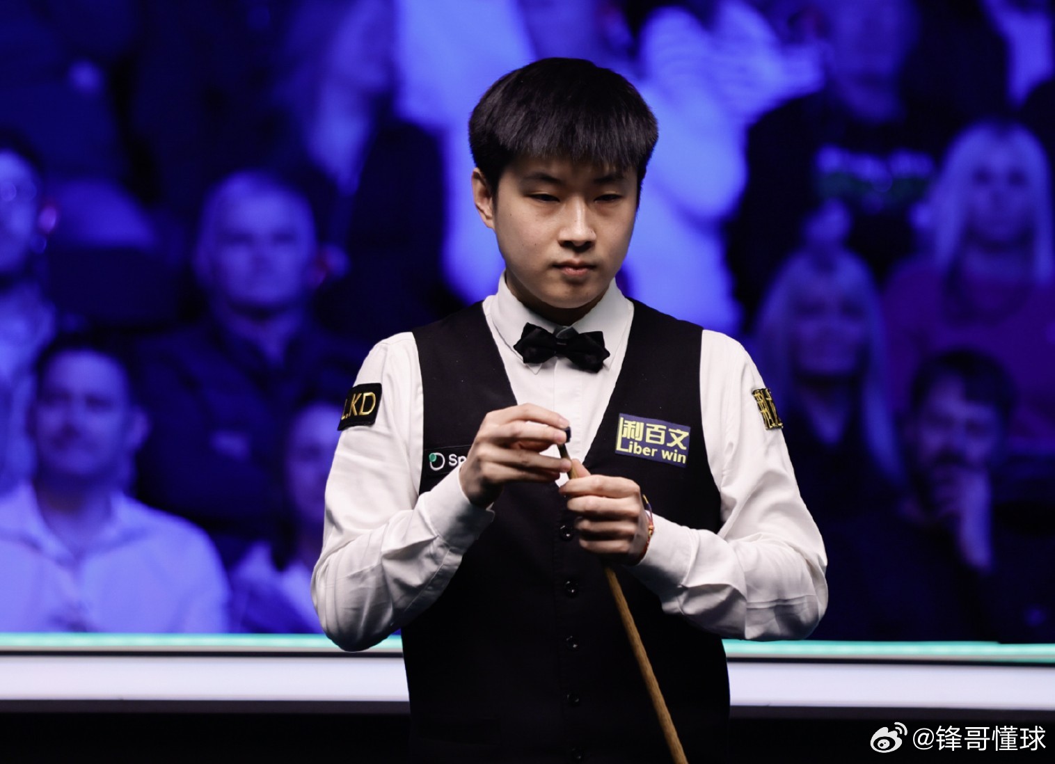 赵心童5比3特鲁姆普赵心童 斯诺克巡回锦标赛决赛第一阶段：赵心童5-3领先特鲁姆