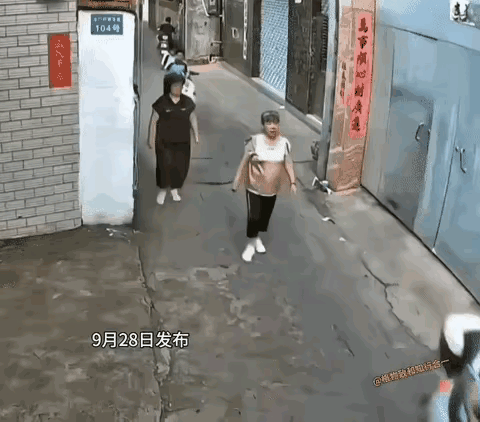 这个年纪的孩子，没有个轻重，是最容易跑偏的时候。家长还是要严加管教，不然后悔的时