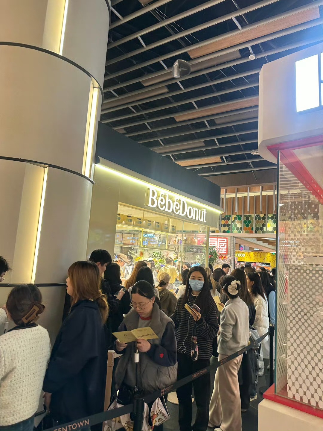 宁波一新店开业又吸引大批人排长队 宁波有BebeDonut 了‼️又是大排队🔥