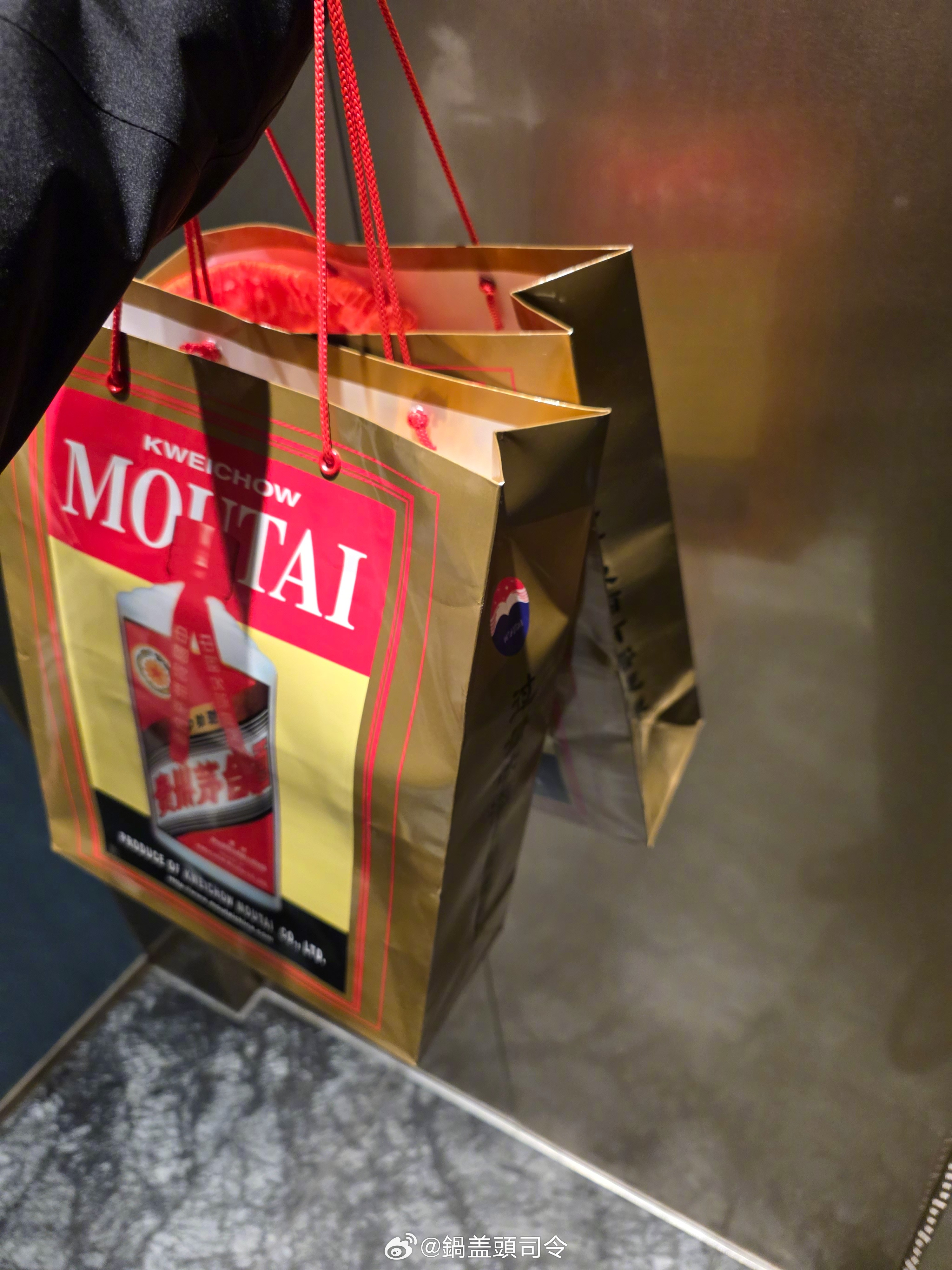 #茅台1499元直销成黄牛噩梦#便宜了大概一半的价格，对于那些经常吃饭需要用茅台