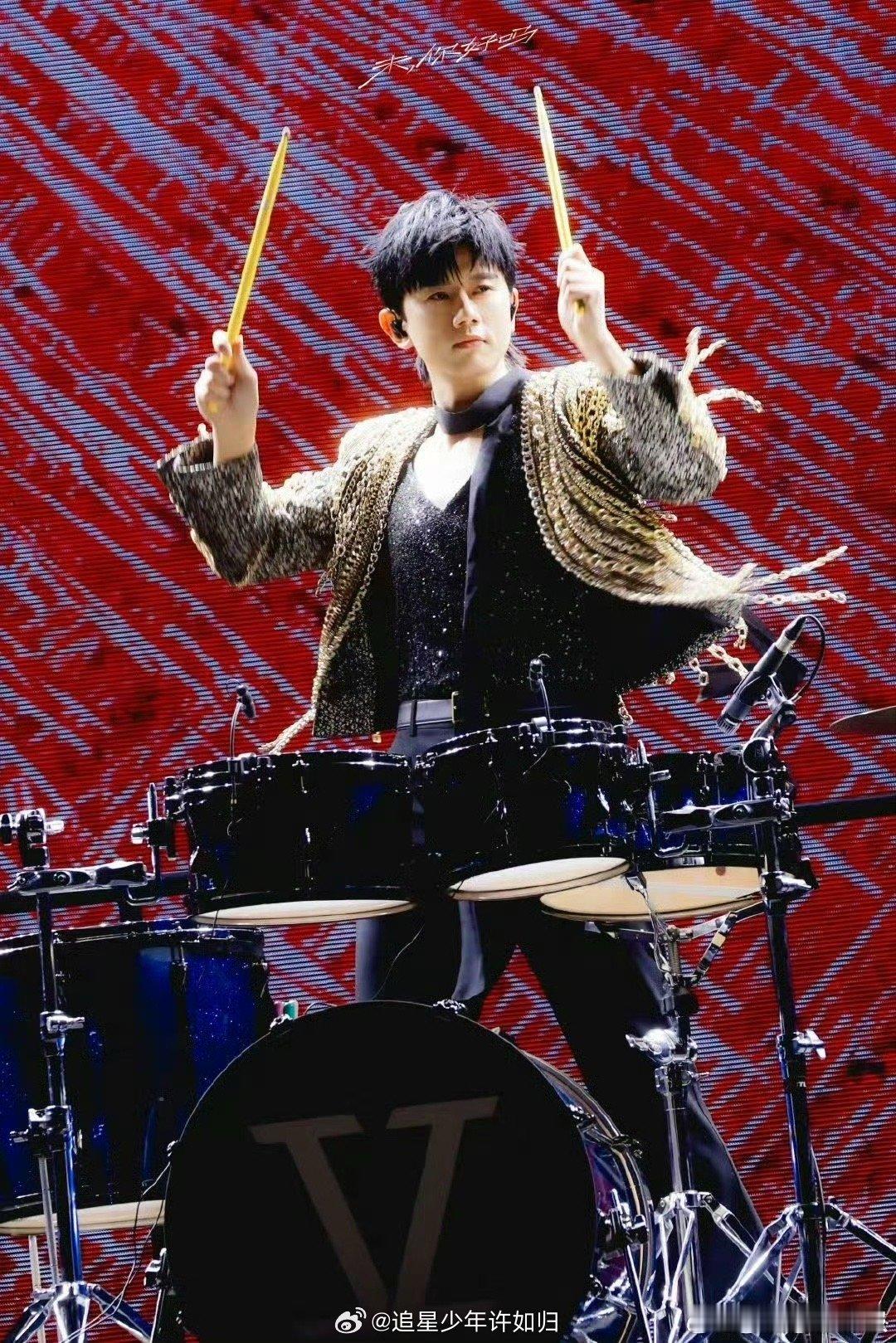 张杰在成都唱天下的适配度 从OST金曲到万人合唱，张杰在成都赋予了《天下》新的生